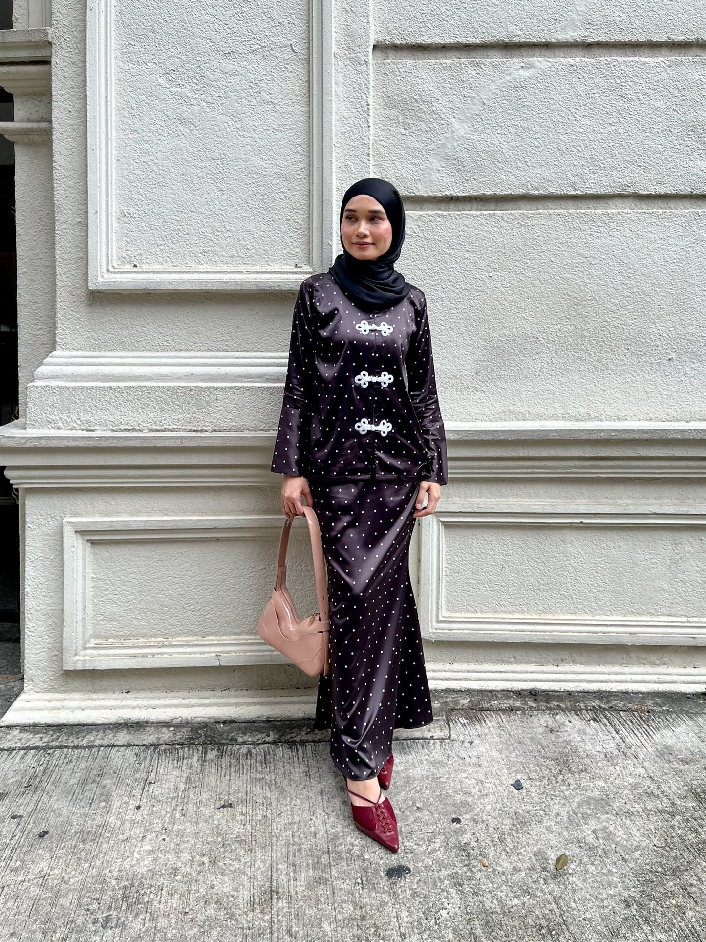 LOLA POLKA  KURUNG
