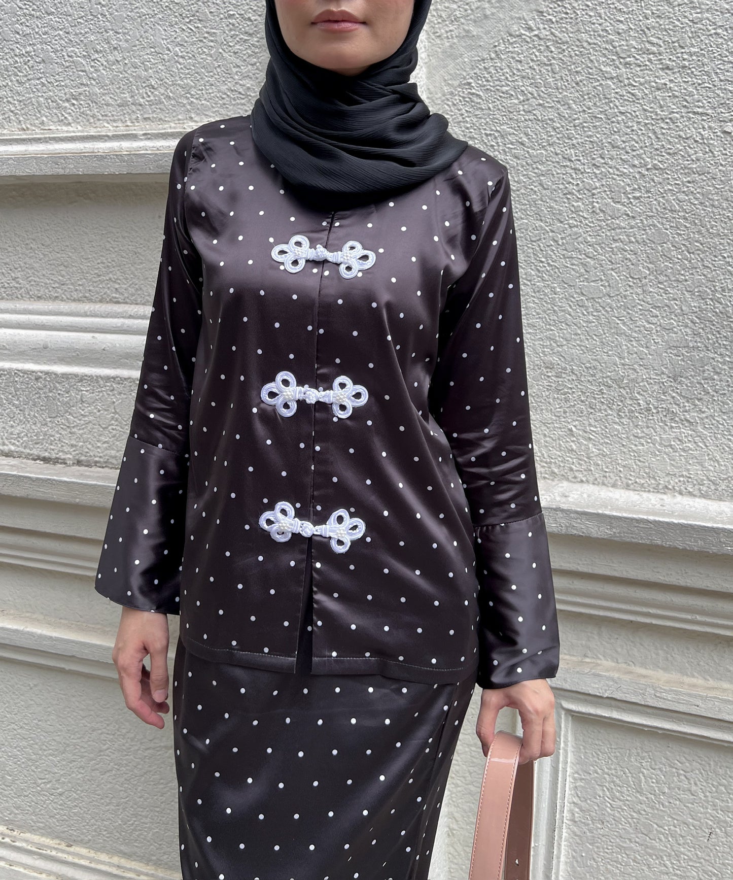 LOLA POLKA  KURUNG